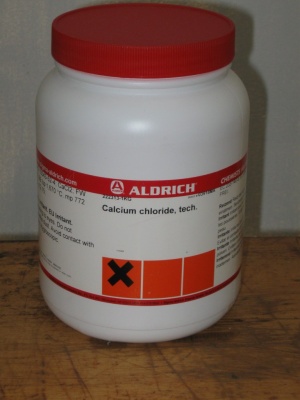 Calcium Chloride, tech. 1 kg Aldrich 222313 کلسیم کلراید 