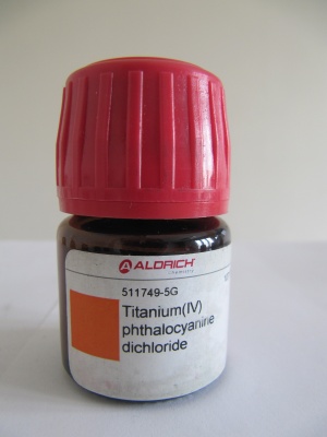 تیتانیوم پنتا فتالوسیانین دی کلراید 5 گرمی کد 511749 آلدریچ