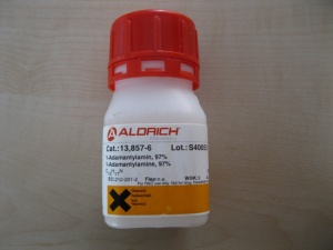 1- آدمانتامین 25 گرمی کد 138576 ساخت شرکت آلدریچ آمریکا