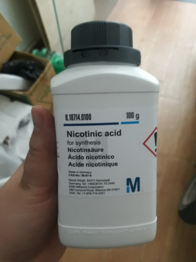 نیکوتینیک اسید مرک آلمان 100 گرمی کد 818714