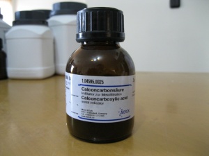 کالکون کربوکسیلیک اسید 25 گرمی کد 104595 مرک آلمان