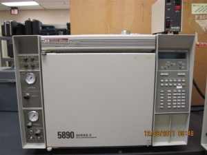 دستگاه گازکروماتوگرافی مدل 5890 ساخت شرکت HP آمریکا(دسته دوم)