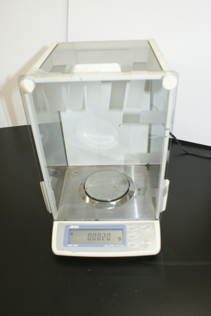 A&D Weighing A&D HM-200 Analytical Balance used